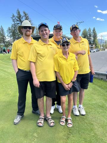 Group photo of SOBC golf athletes